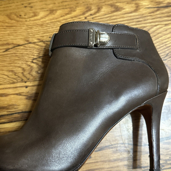 Coach Calf Leather Ankle Boots w/ Buckle Detail Size 10 B - Picture 10 of 10